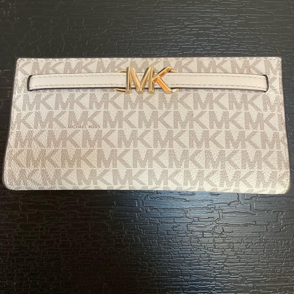 Michael Kors Reed Large Snap Bifold Wallet - Picture 4 of 12